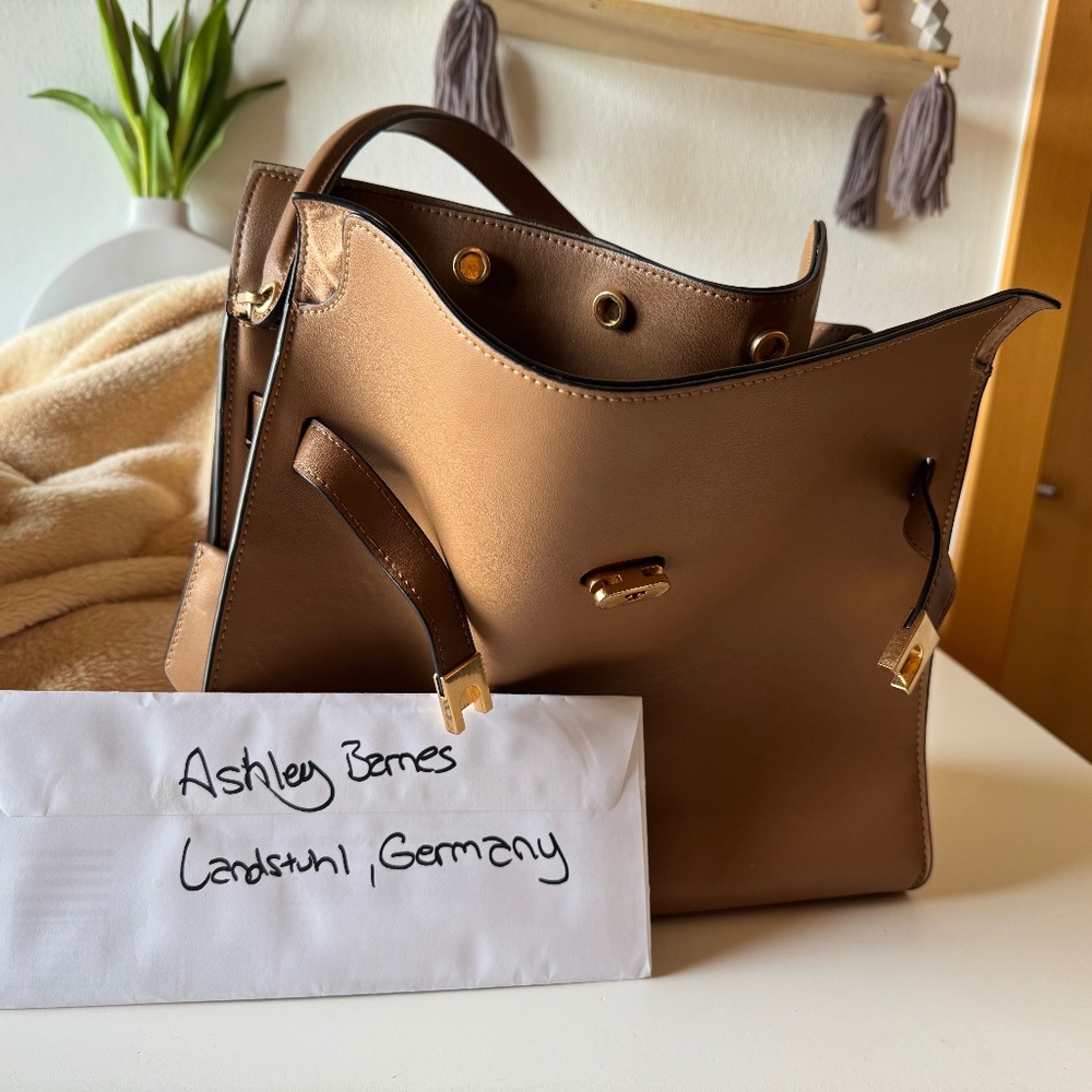 Tory Burch Lee Radziwill Tiramisu